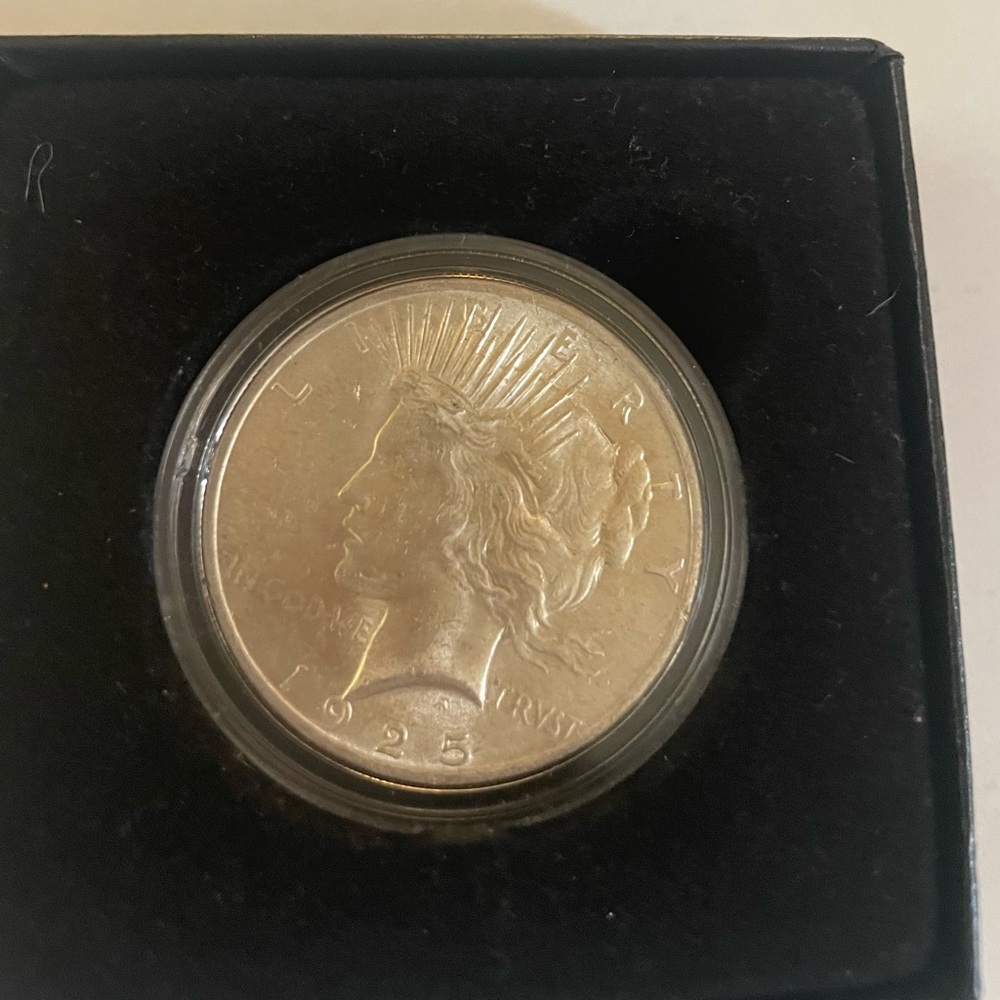 1925 Dollar Coin